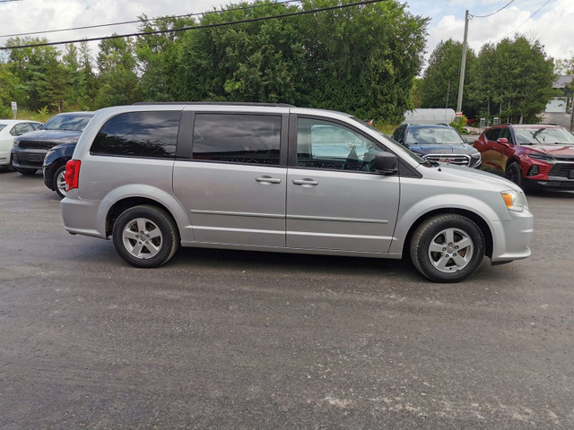 2012 Dodge Grand Caravan SE in Cars & Trucks in Belleville - Image 4