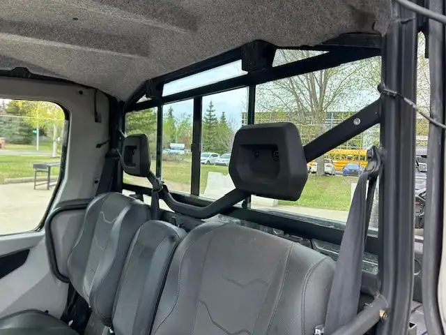 2021 CAN-AM DEFENDER HD10 with CAB & HEATER in ATVs in Strathcona County - Image 14