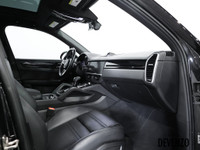 Beautiful 2022 Porsche Cayenne AWD 3.0L, Black on Black Leather, Black Lacquer Trim, Premium Package... (image 6)