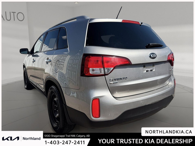 2015 Kia Sorento LX in Cars & Trucks in Calgary - Image 2
