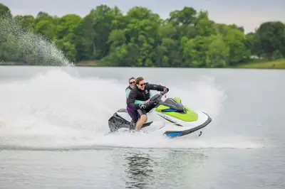 Capability, functionality and technology are perfectly blended in the VX Deluxe. Above the waterline...