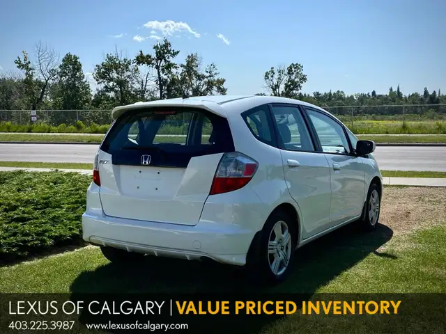 2012 Honda Fit LX in Cars & Trucks in Calgary - Image 4
