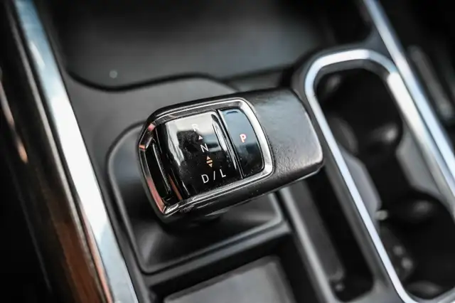 2022 Chevrolet Silverado 1500 RST Z71 Awd 4X4 Crew Cab / 5.3L V8 in Cars & Trucks in City of Montréal - Image 23
