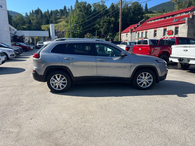 2016 Jeep Cherokee Limited 4WD, 3.2L Pentastar Vvt V6 W/Ess in Cars & Trucks in Nelson - Image 2
