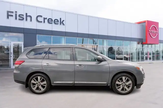 2016 Nissan Pathfinder Platinum | One Owner | 3.5L V6 | 260 HP in Cars & Trucks in Calgary - Image 9