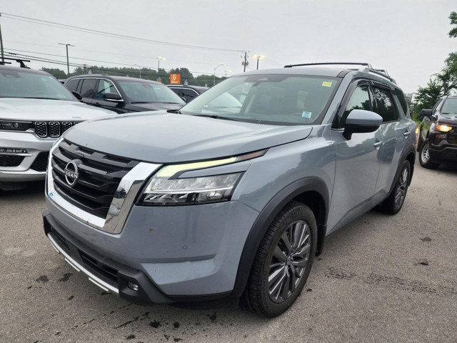 2022 Nissan Pathfinder SL PREMIUM 4X4 *TOIT PANO* NAV *CUIR* BOS in Cars & Trucks in Laurentides
