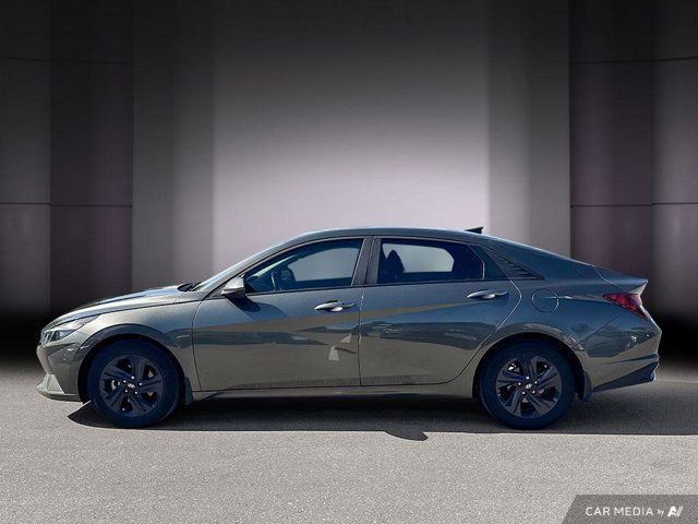 2023 Hyundai Elantra Preferred w/Tech Pkg | Sunroof | Carplay in Cars & Trucks in Cambridge - Image 2