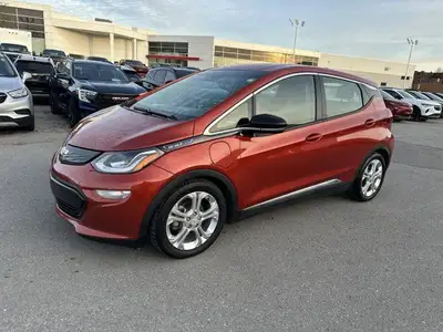 This Chevrolet Bolt EV delivers a Electric engine powering this Automatic transmission. Wipers, fron...