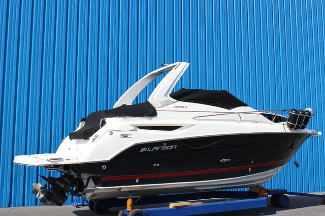 2013 LARSON CABRIO 265 in Powerboats & Motorboats in Longueuil / South Shore - Image 3