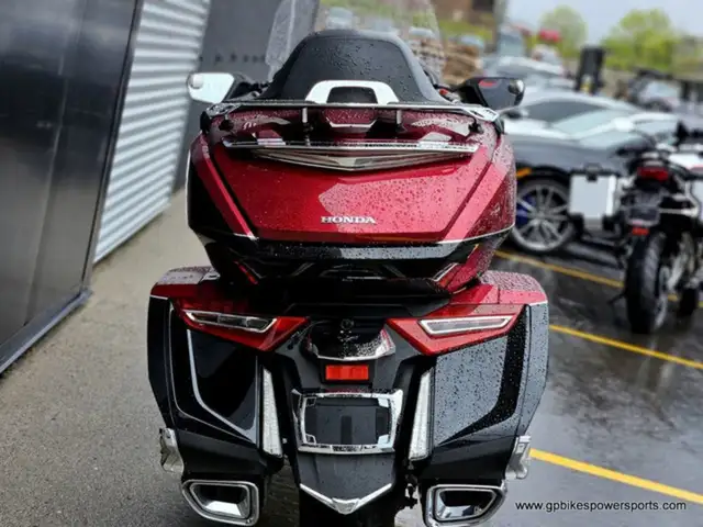 2018 Honda Gold Wing Tour DCT Airbag in Street, Cruisers & Choppers in Oshawa / Durham Region - Image 17