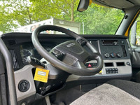 2019 FREIGHTLINER T12664ST;Heavy Duty Trucks - CONVENTIONAL W/O SLEEPER Penske Location 632 BELGRAVE... (image 9)