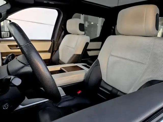 2023 Toyota Tundra 4x4 Crewmax Capstone Hybrid in Cars & Trucks in City of Toronto - Image 11