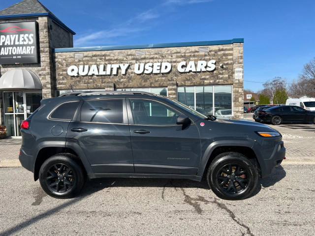 2017 Jeep Cherokee Trailhawk in Cars & Trucks in Sarnia - Image 2