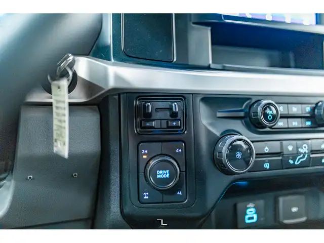 2023 Ford F-350 4x4 Crew Cab XL Deck BCam dans Autos et camions dans Grande Prairie - Image 21