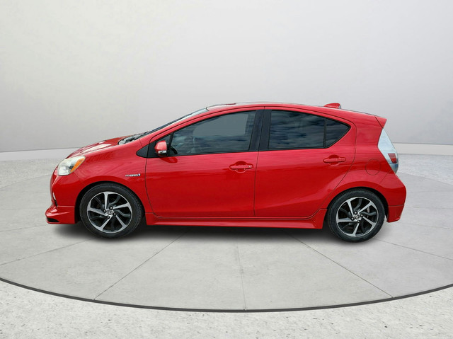2013 Toyota Prius c Two in Cars & Trucks in Ottawa - Image 2