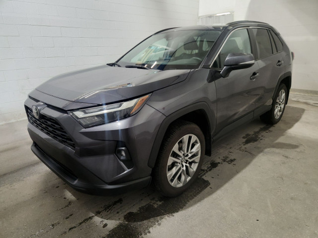 2022 Toyota RAV4 XLE AWD toit ouvrant sièges chauffants XLE AWD  in Cars & Trucks in Laval / North Shore - Image 3