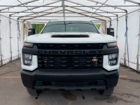 À voir! / Come see it! TRÈS BIEN ÉQUIPÉ / VERY WELL EQUIPPED. Version WT Crew 4x4 avec Moteur V8 6.6... (image 3)