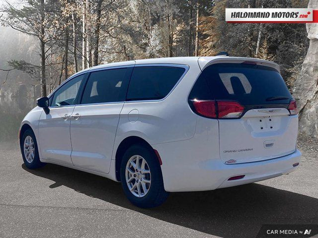 2022 Chrysler Grand Caravan SXT in Cars & Trucks in Hamilton - Image 3