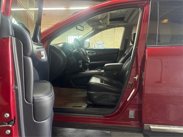 2018 Nissan Pathfinder 4x4 Platinum in Cars & Trucks in Kingston