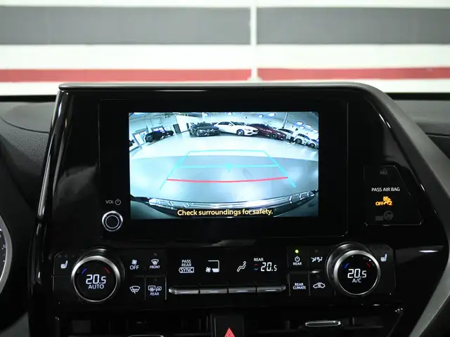 2025 Toyota Highlander XLE No Accident Leather Sunroof Heated Se in Cars & Trucks in Mississauga / Peel Region - Image 20
