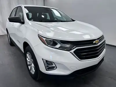 The 2021 Chevrolet Equinox LS AWD is a well-rounded compact SUV offering a smooth and efficient driv...