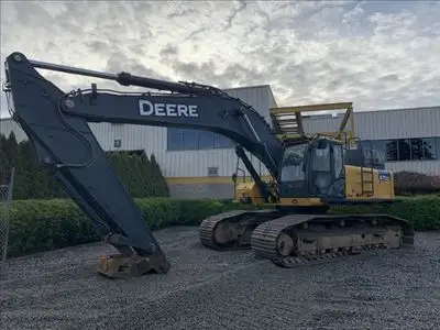 Hours: 7984 | Location: Surrey, BC, CA | Attachments: Coupler; Buckets: w/ Bucket; Brandt delivers C...