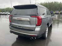 Experience uncompromised capability and premium refinement in this 2022 GMC Yukon Denali 4WD, finish... (image 8)