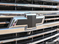 This 2019 Chevrolet Silverado 1500 High Country Crew Cab 4x4 boasts a powerful 6.2L ECOTEC3 V8 engin... (image 8)