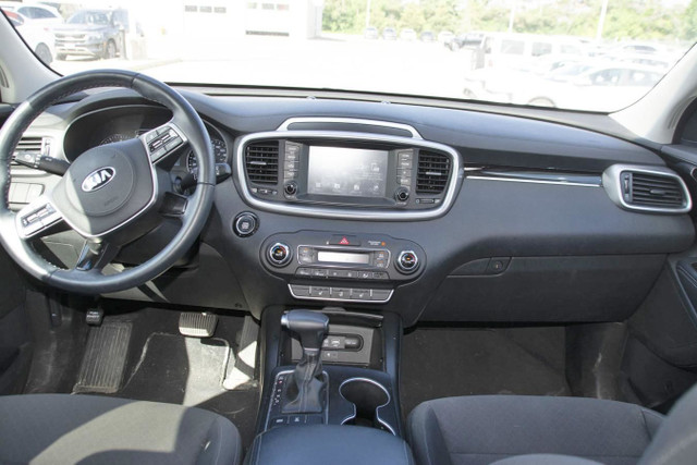2020 KIA SORENTO S/LX in Cars & Trucks in Oshawa / Durham Region - Image 4
