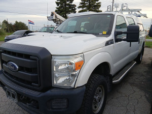 2015 Ford F 350 Cab and roof rack ladder Crew cab 4 doors, V8,6.2 liter,6 passenger