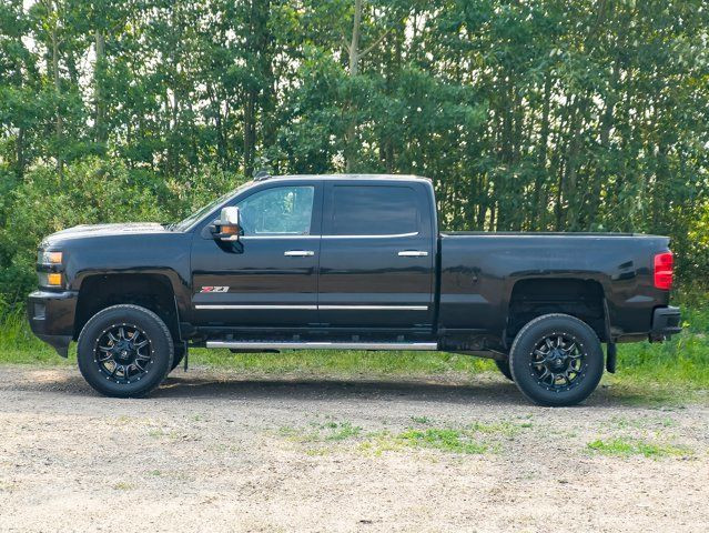 2019 Chevrolet Silverado 3500HD LTZ in Cars & Trucks in Edmonton - Image 2