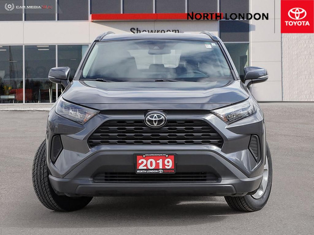 2019 Toyota RAV4 LE CLEAN CARFAX AND LOW KMS in Cars & Trucks in London - Image 2
