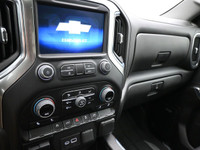 Just Traded! 2022 Silverado RST Crew! Equipped with Heated Seats, Dual Zone Climate, Tonneau Cover,... (image 8)