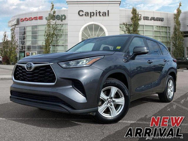2023 Toyota Highlander LE | Accident Free CarFax | 8 Pass in Cars & Trucks in Edmonton