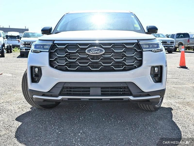 2025 Ford Explorer Platinum in Cars & Trucks in Edmonton - Image 2