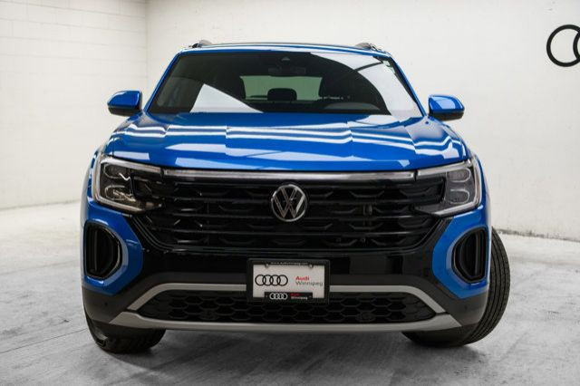 2024 Volkswagen Atlas Cross Sport Highline | Leather | Sunroof in Cars & Trucks in Winnipeg - Image 2