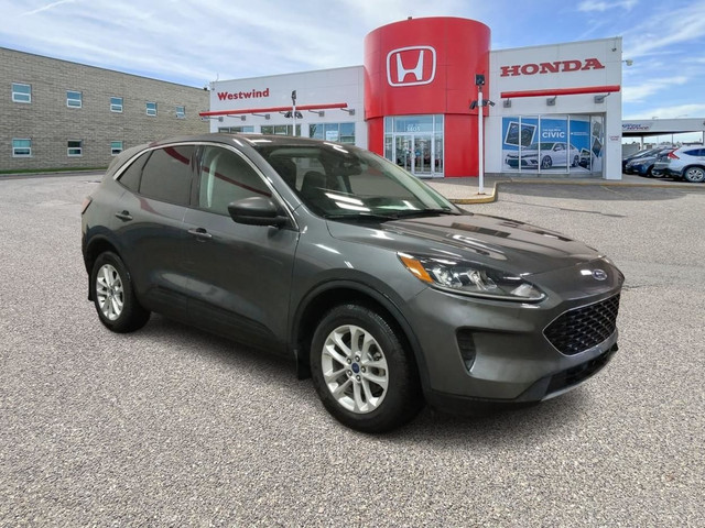 2022 Ford Escape SE Hybrid CLEAN CARFAX HISTORY! in Cars & Trucks in Lethbridge