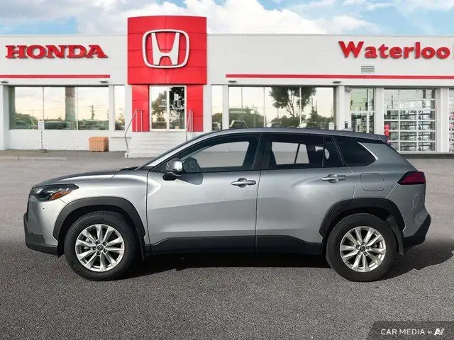 2023 Toyota Corolla Cross LE | AWD | CARPLAY | BACKUP CAM dans Autos et camions dans Kitchener / Waterloo - Image 5