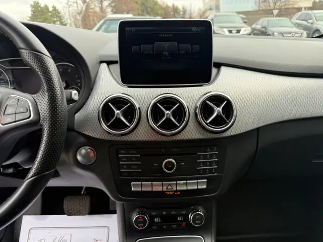 2015 Mercedes-Benz B-Class 4dr HB B 250 Sports Tourer 4MATIC in Cars & Trucks in City of Toronto - Image 16