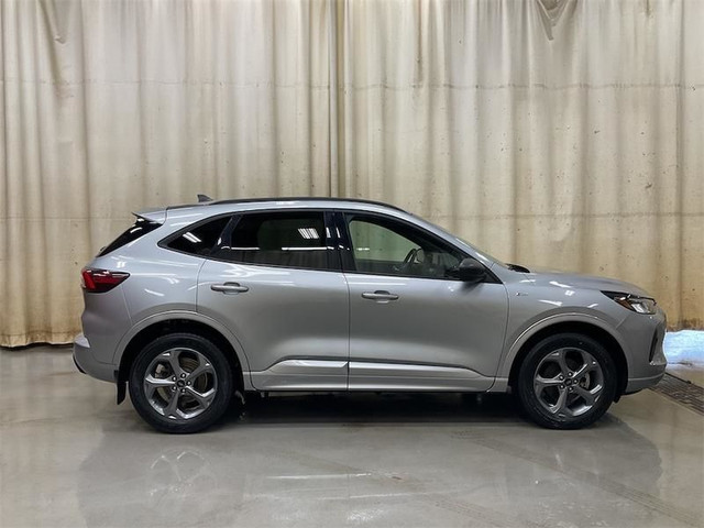 2023 Ford Escape ST-Line AWD - Remote Start - Heated Seats in Cars & Trucks in Fort McMurray - Image 4