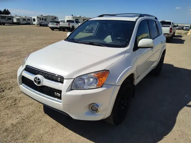 2012 Toyota RAV4 in Cars & Trucks in St. Albert - Image 2