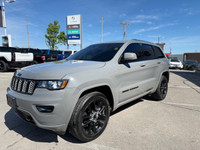 Do not miss out on this stunning, low mileage, locally owned and traded 2021 Grand Cherokee Altitude... (image 3)