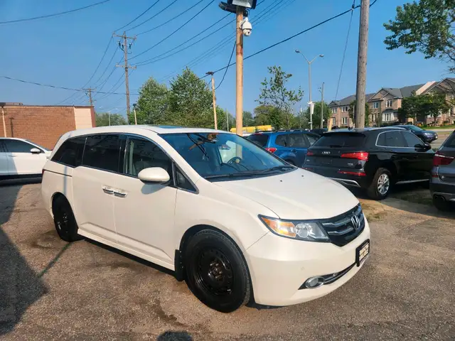 2015 Honda Odyssey 4dr Wgn Touring w/RES & Navi One Owner No Acc in Cars & Trucks in City of Toronto - Image 6