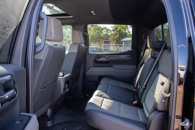 2025 Chevrolet Silverado Short BOX ZR2 1500 3.0L Duramax * GM CE in Cars & Trucks in Edmonton - Image 16