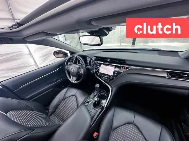 2020 Toyota Camry Hybrid SE w/ Apple CarPlay, Heated Front Seats dans Autos et camions dans Ottawa - Image 23