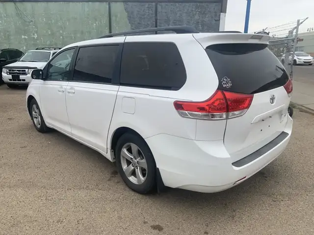 2011 Toyota Sienna 5dr V6 LE 7-Pass FWD Mobility for sale62863215362051122
