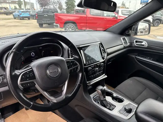 2021 Jeep Grand Cherokee Laredo in Cars & Trucks in Edmonton - Image 17