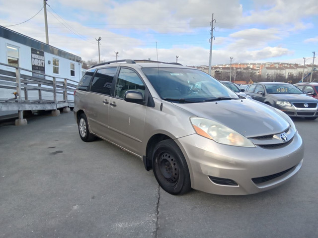2010 Toyota Sienna CE in Cars & Trucks in City of Halifax - Image 3