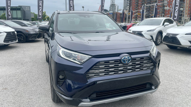 2020 Toyota RAV4 Hybrid XLE / Camera / Cuir / Navigation Bien Éq in Cars & Trucks in Laval / North Shore - Image 4