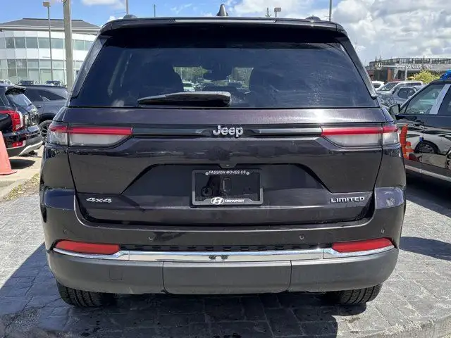 2023 Jeep Grand Cherokee Limited 4WD | No Accidents in Cars & Trucks in Calgary - Image 5